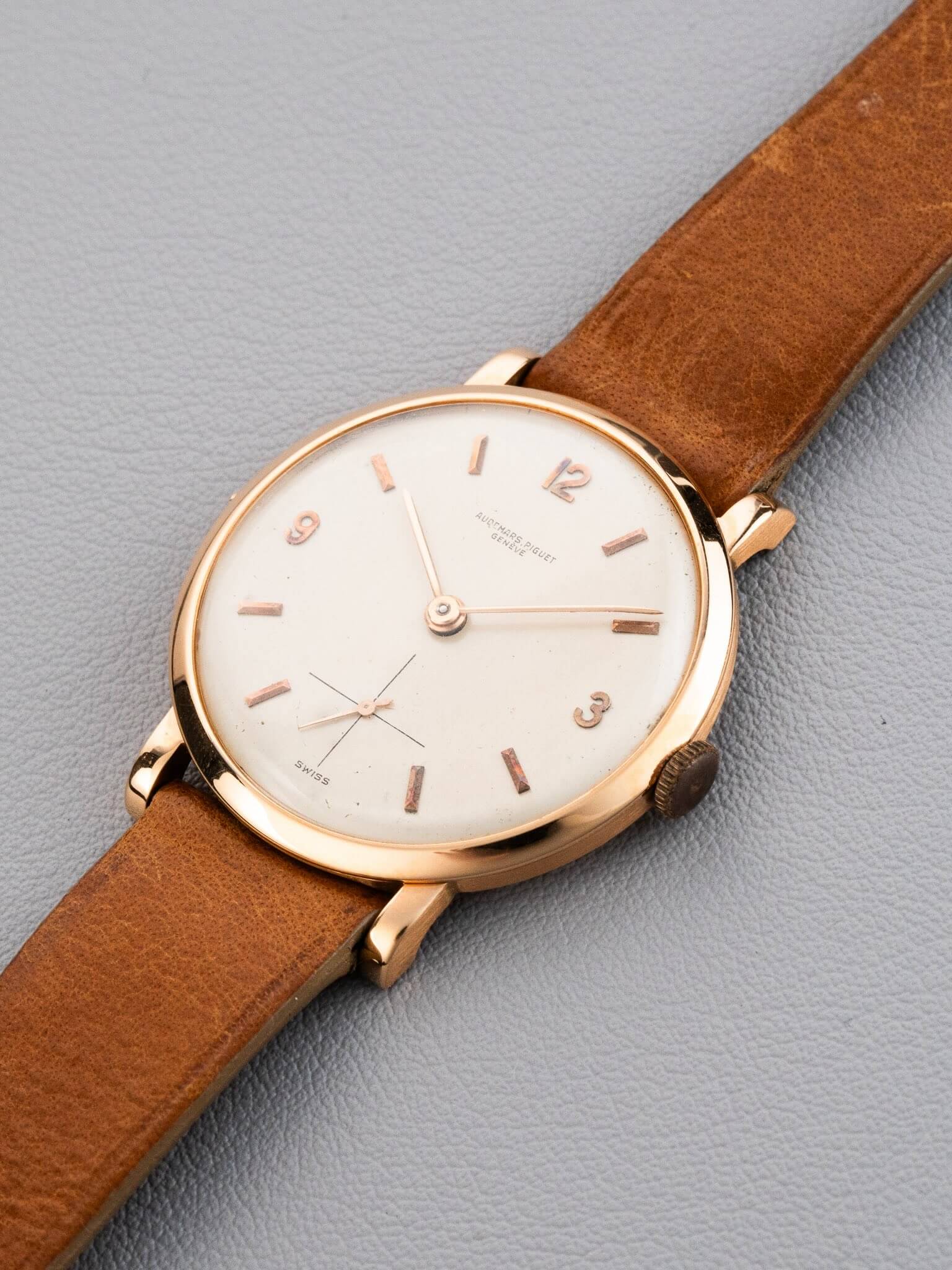 Side view of Audemars Piguet ref.5051 in Rose Gold