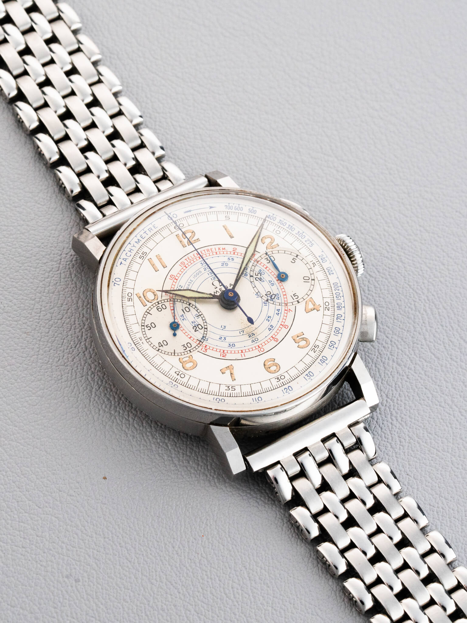 Side view of Omega Chronograph ref.33.3