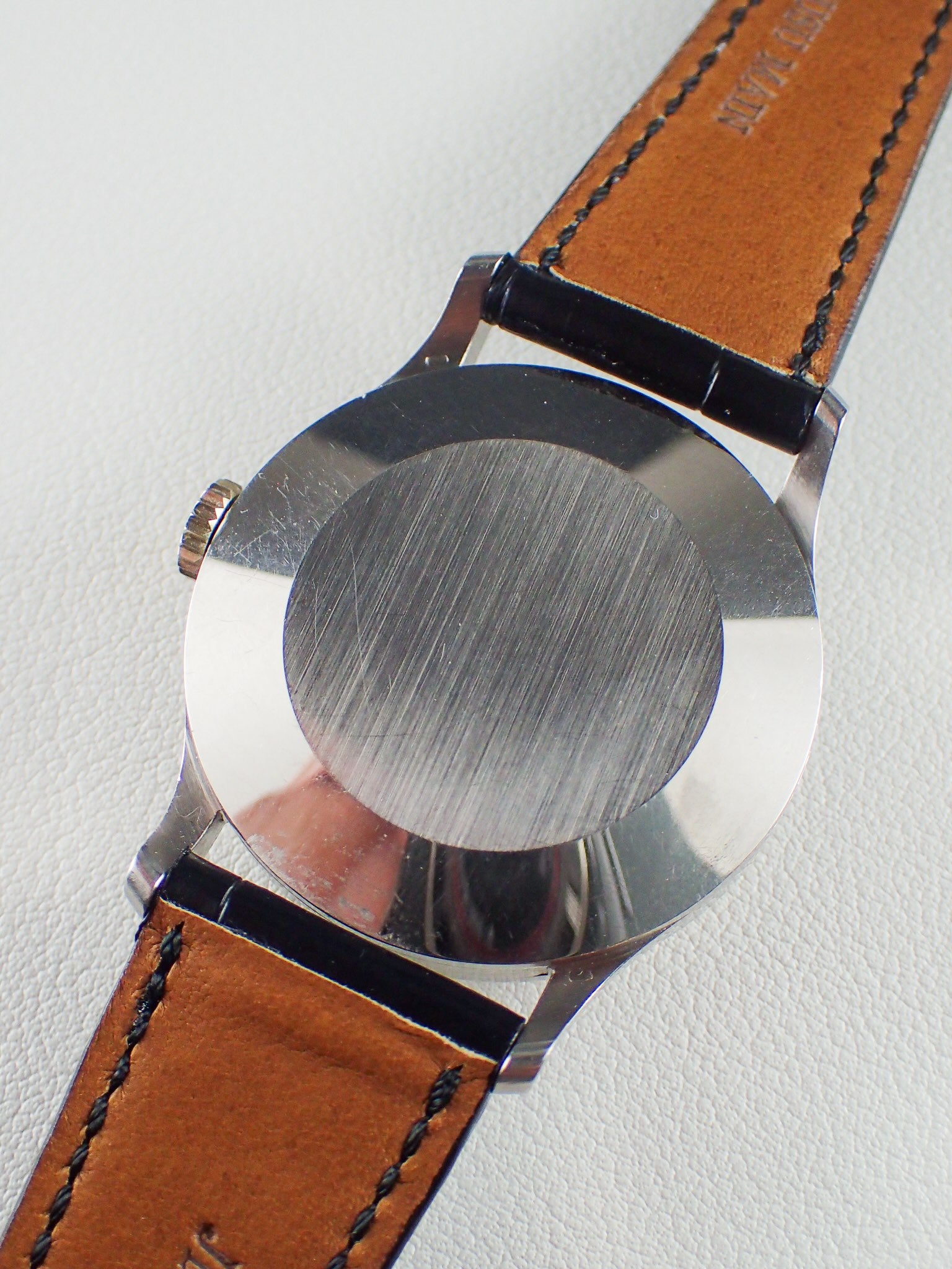 Case back of Patek Philippe Calatrava ref.570 in White Gold