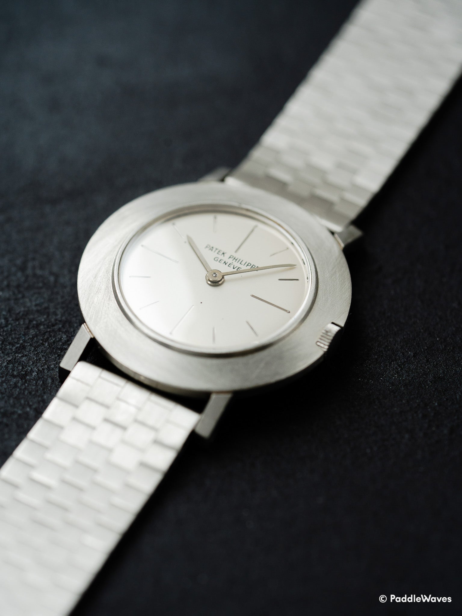 Side view of Patek Philippe DiscoVolante ref.2594 in Platinum