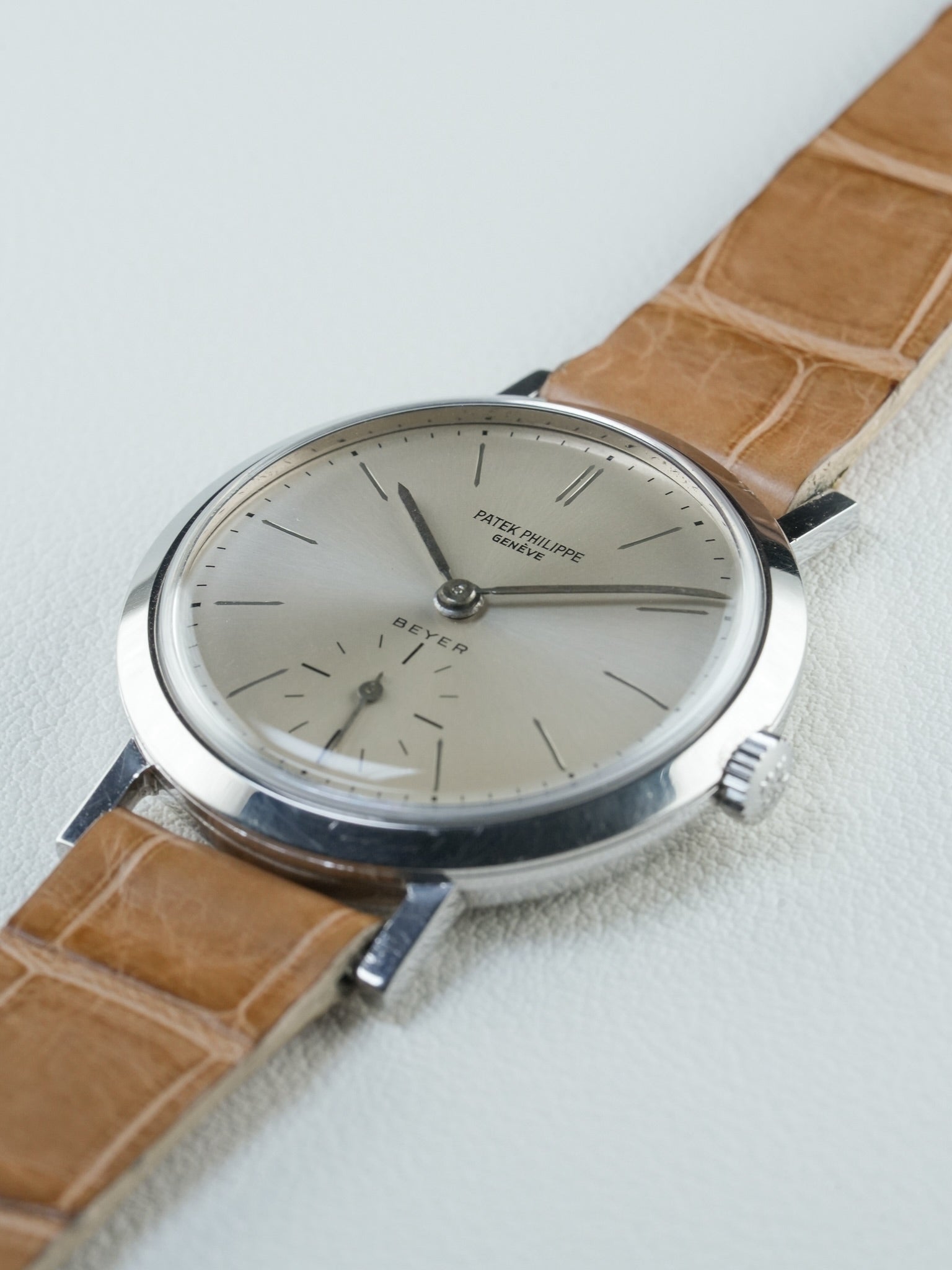 Side view of Patek Philippe ref.3419 BEYER