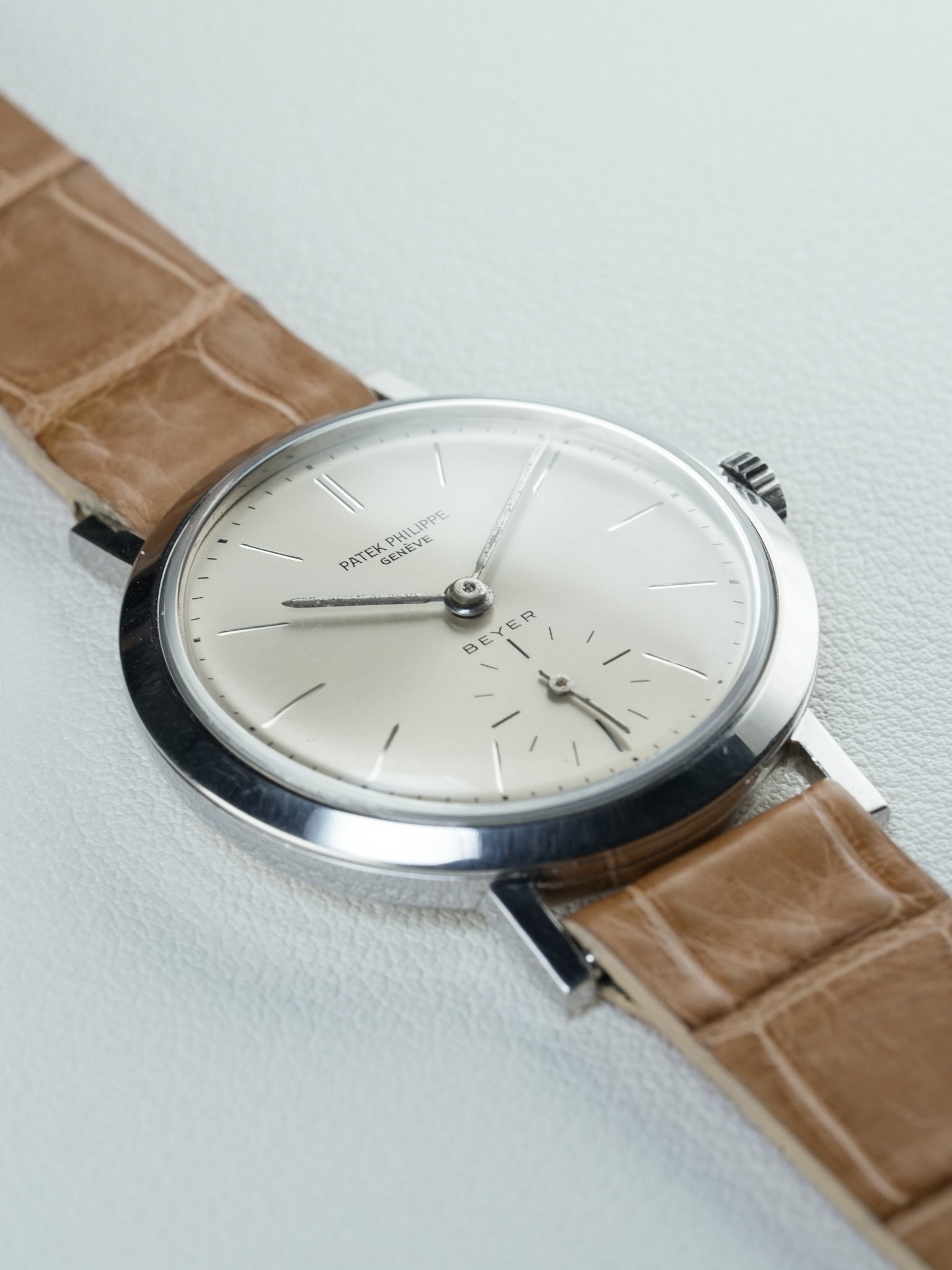 Side view of Patek Philippe ref.3419 BEYER