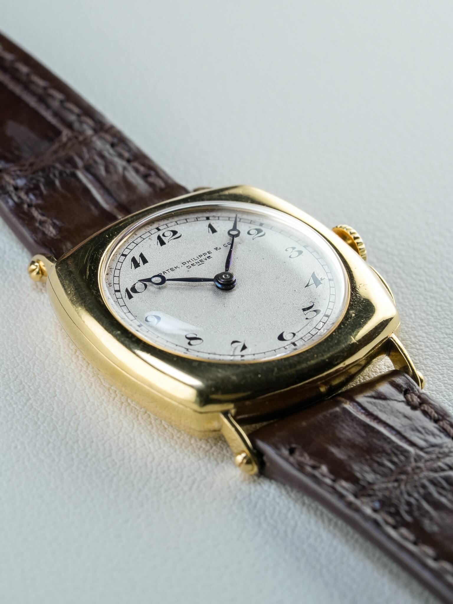 Sideview of Petak Philippe Early Cushion