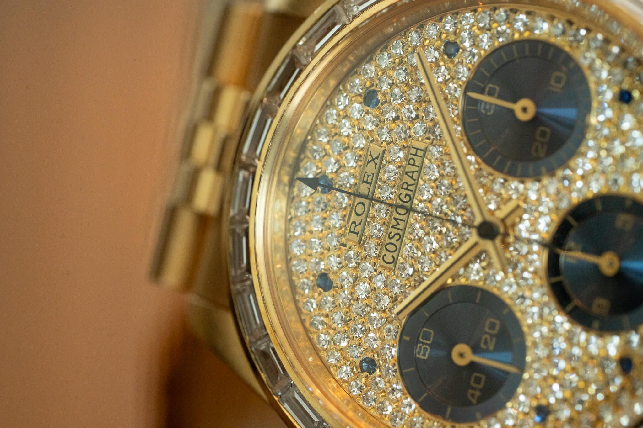Detail of Rolex Daytona ref.6270 in Yellow Gold