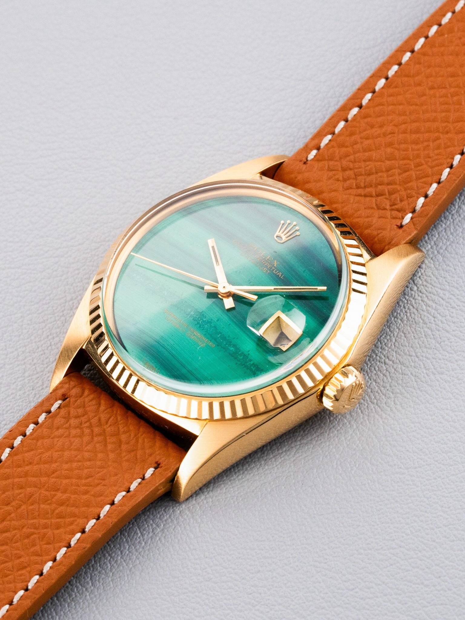 Sideview of Rolex Datejust 1601/8 in Yellow Gold with Malachite dial