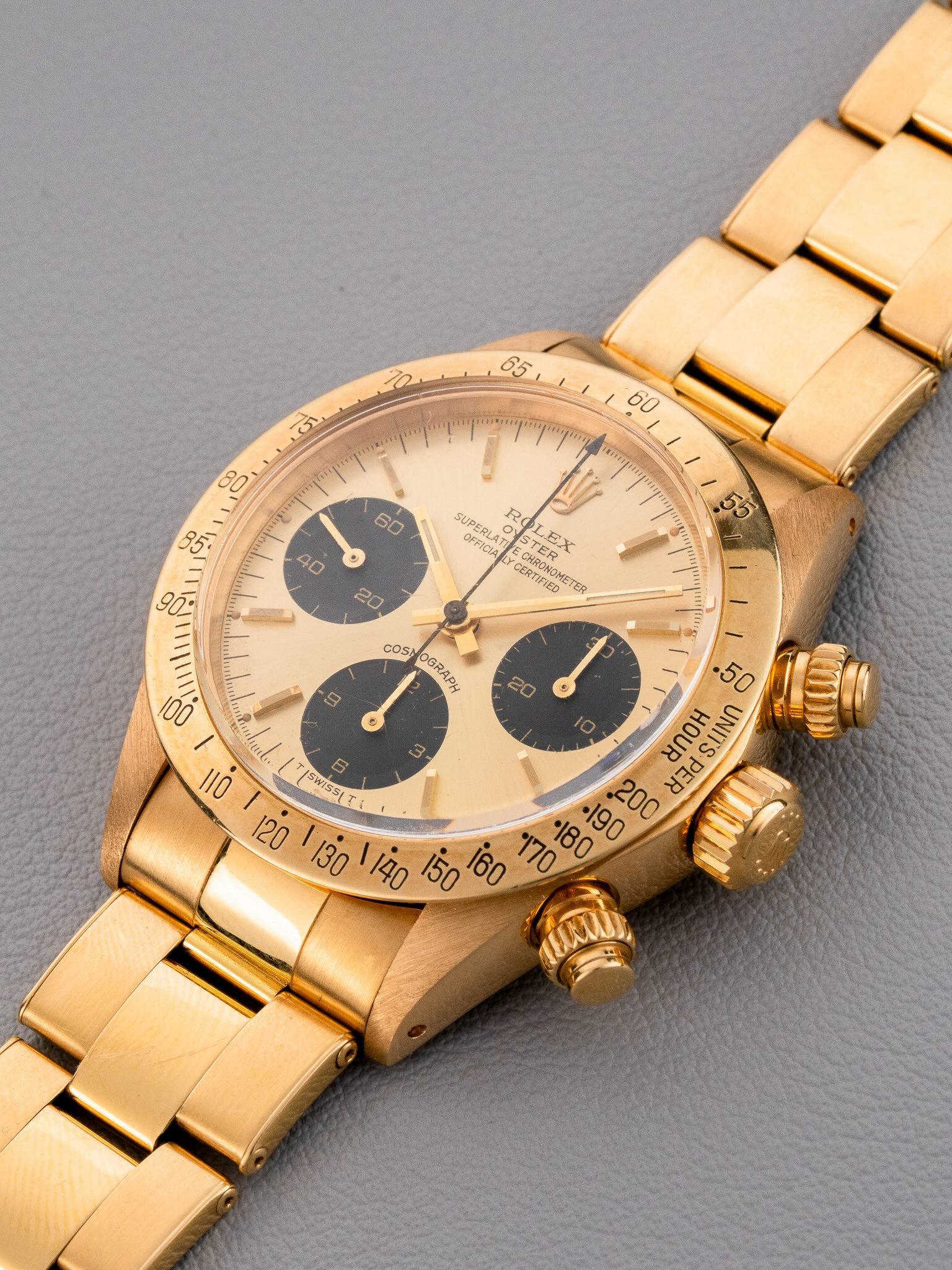 Crown of Rolex Daytona Ref.6265 in Yellow Gold