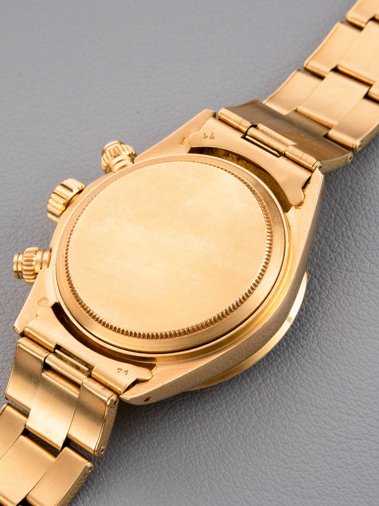 Case back of Rolex Daytona Ref.6265 in Yellow Gold