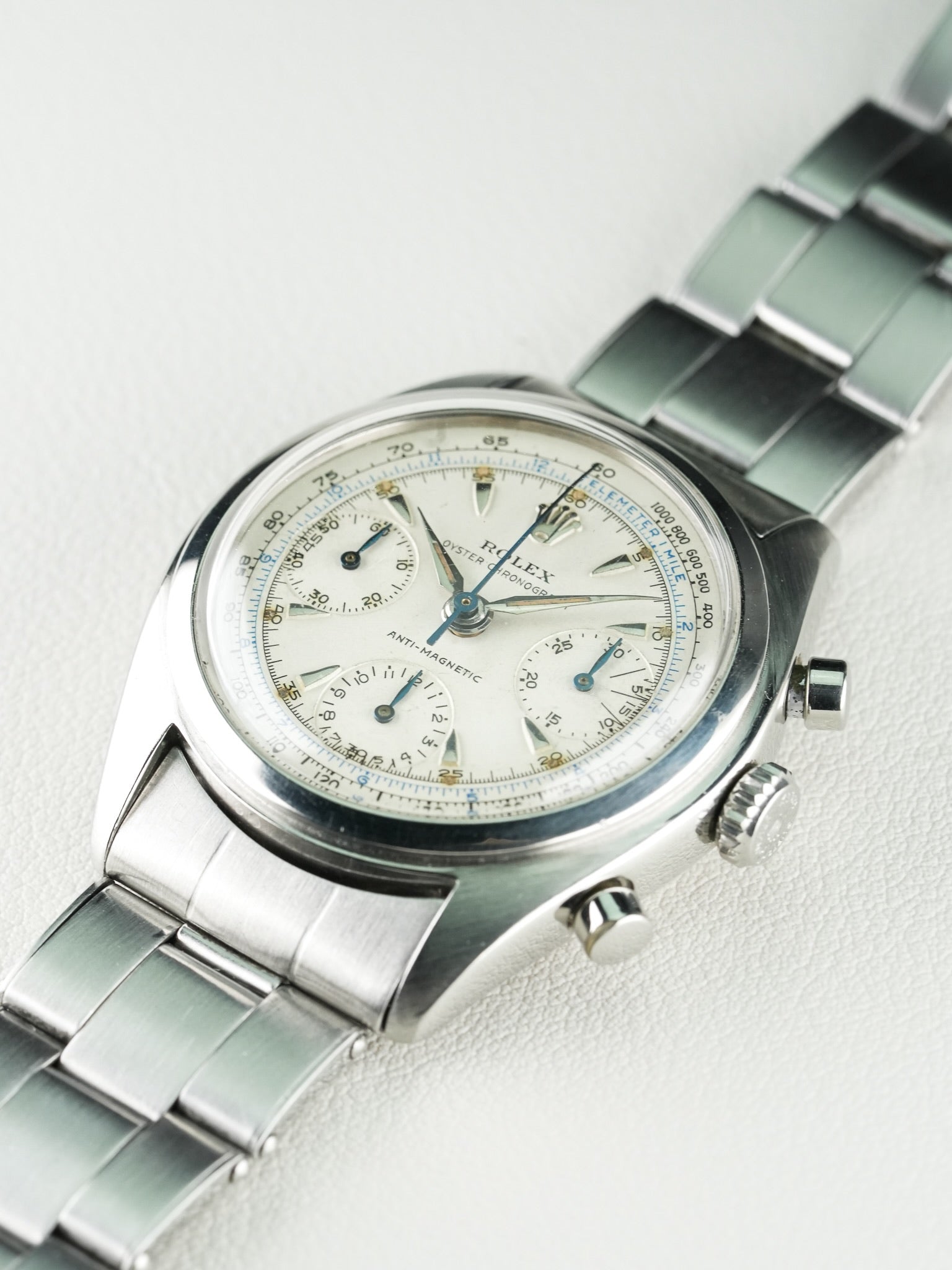 Side view of Rolex Pre Daytona Chronograph ref.6034